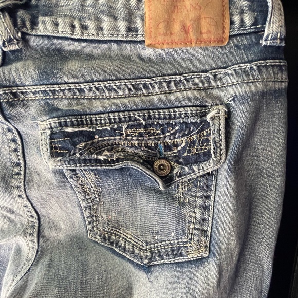 Amethyst capris Jeans ~ Size 14, distressed, rolled leg hem - Picture 13 of 14